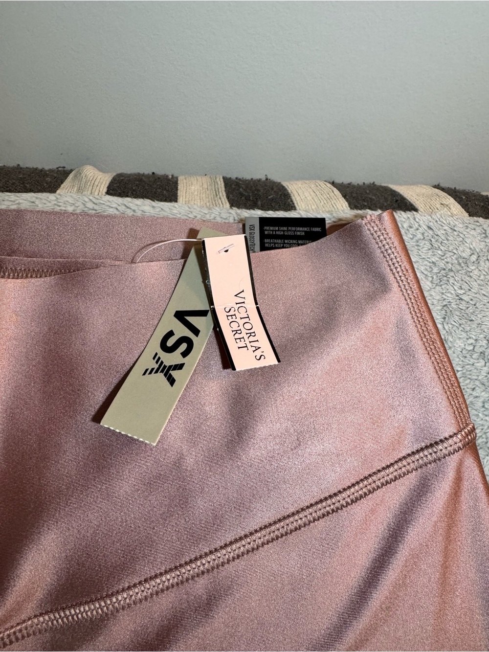 Victoria's Secret VSX Glossytech French Mauve Leggings - Large - Picture 3 of 4